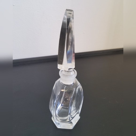 Vintage Crystal Perfume Bottle and Stopper - Picture 2 of 6